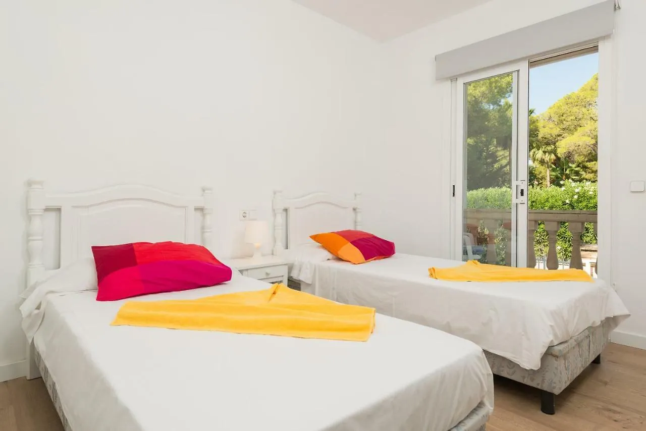 Holiday Apartament With Direct Access To The Beach In Alcudia 阿尔库迪亚